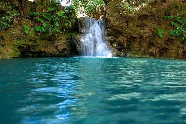 Poço Azul: conheça um paraíso de águas azul-turquesa perto de Brasília, que vai te deixar de queixo caído